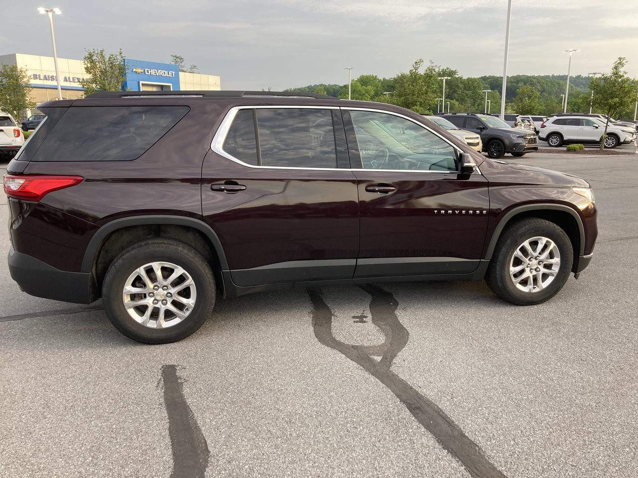 Used 2020 Chevrolet Traverse LT w/ Driver Confidence II Package AWD/4WD image 8