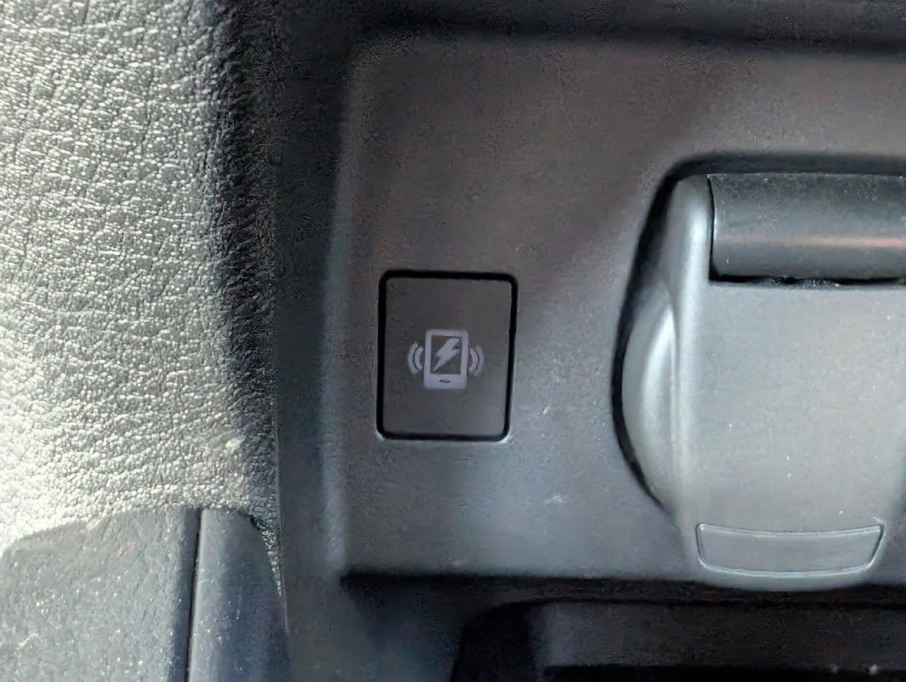 Certified 2024 Nissan Versa SR w/ Trunk Package FWD image 21