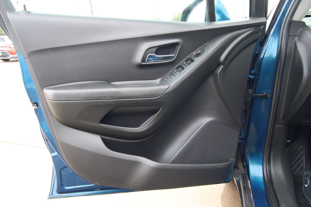 Used 2019 Chevrolet Trax LT AWD/4WD image 30