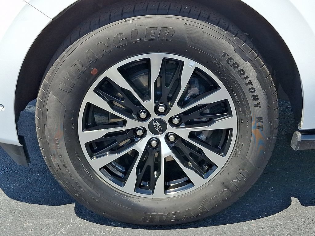 Used 2025 Ford Expedition Platinum AWD/4WD image 8