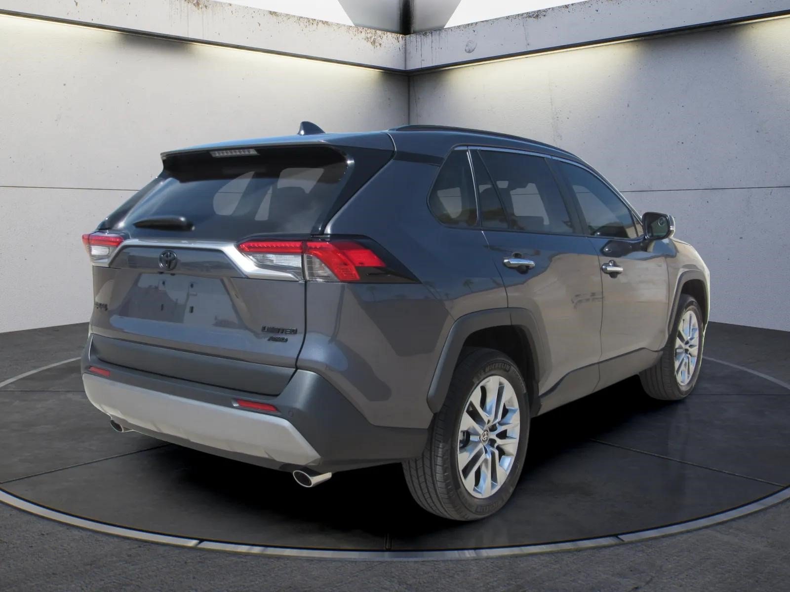 Used 2025 Toyota RAV4 Limited w/ Advanced Technology Package AWD/4WD image 5
