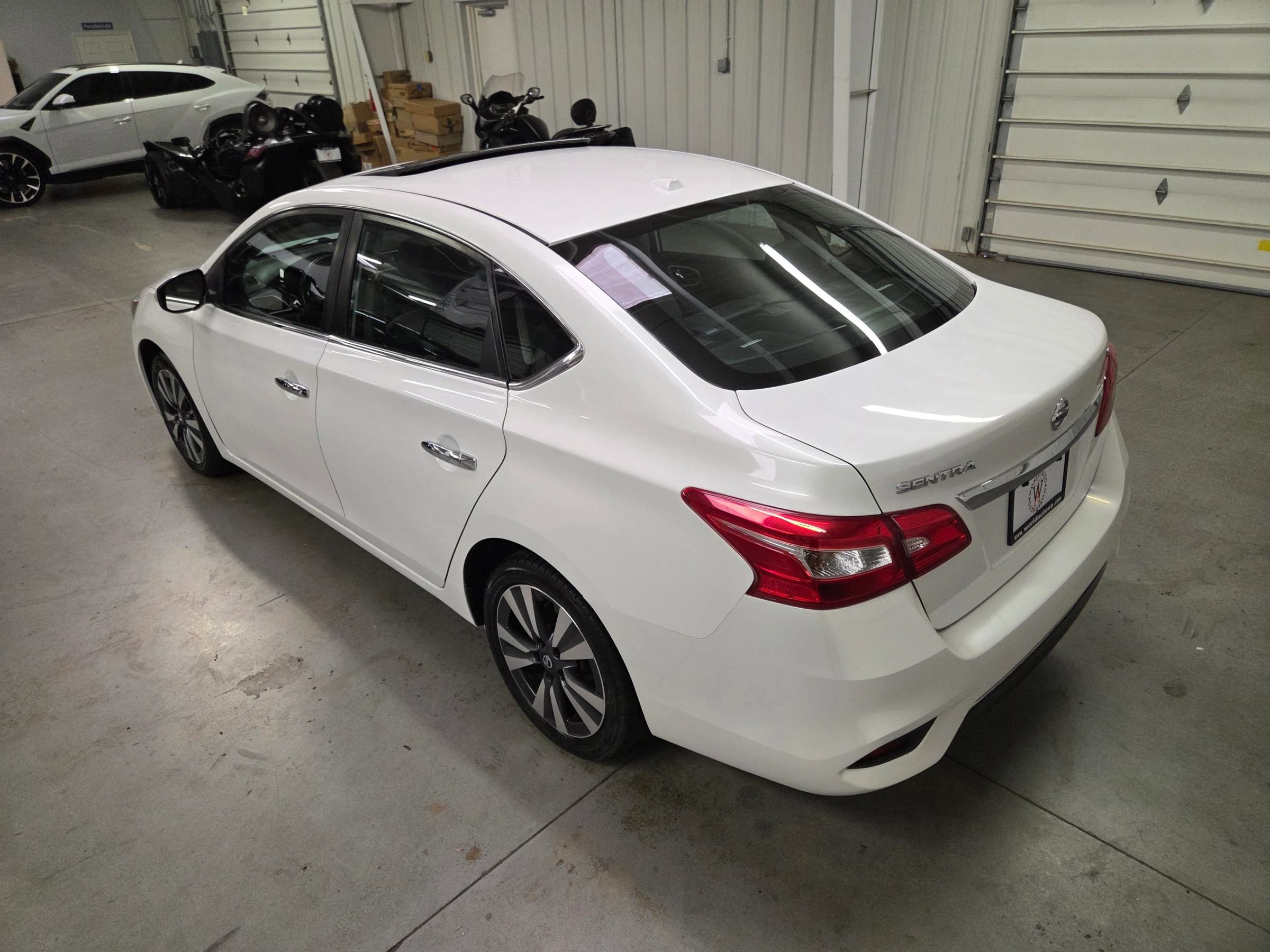 Used 2016 Nissan Sentra SL w/ Technology Package FWD image 5