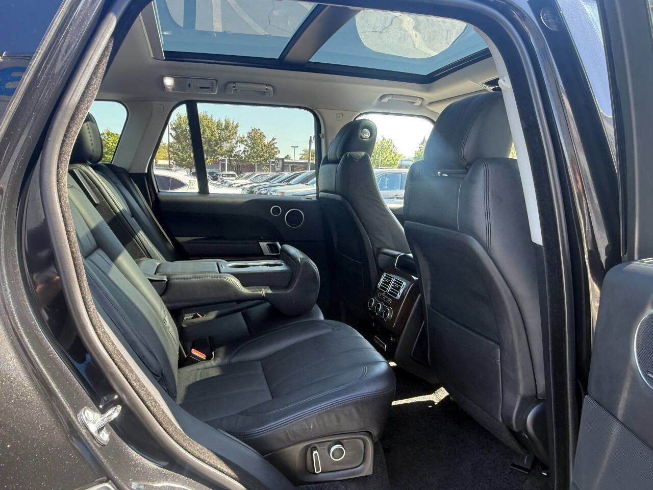 Used 2016 Land Rover Range Rover Supercharged image 28