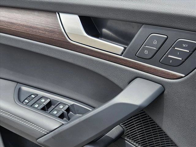 Certified 2025 Audi Q5 e Premium Plus w/ Premium Plus Package image 11