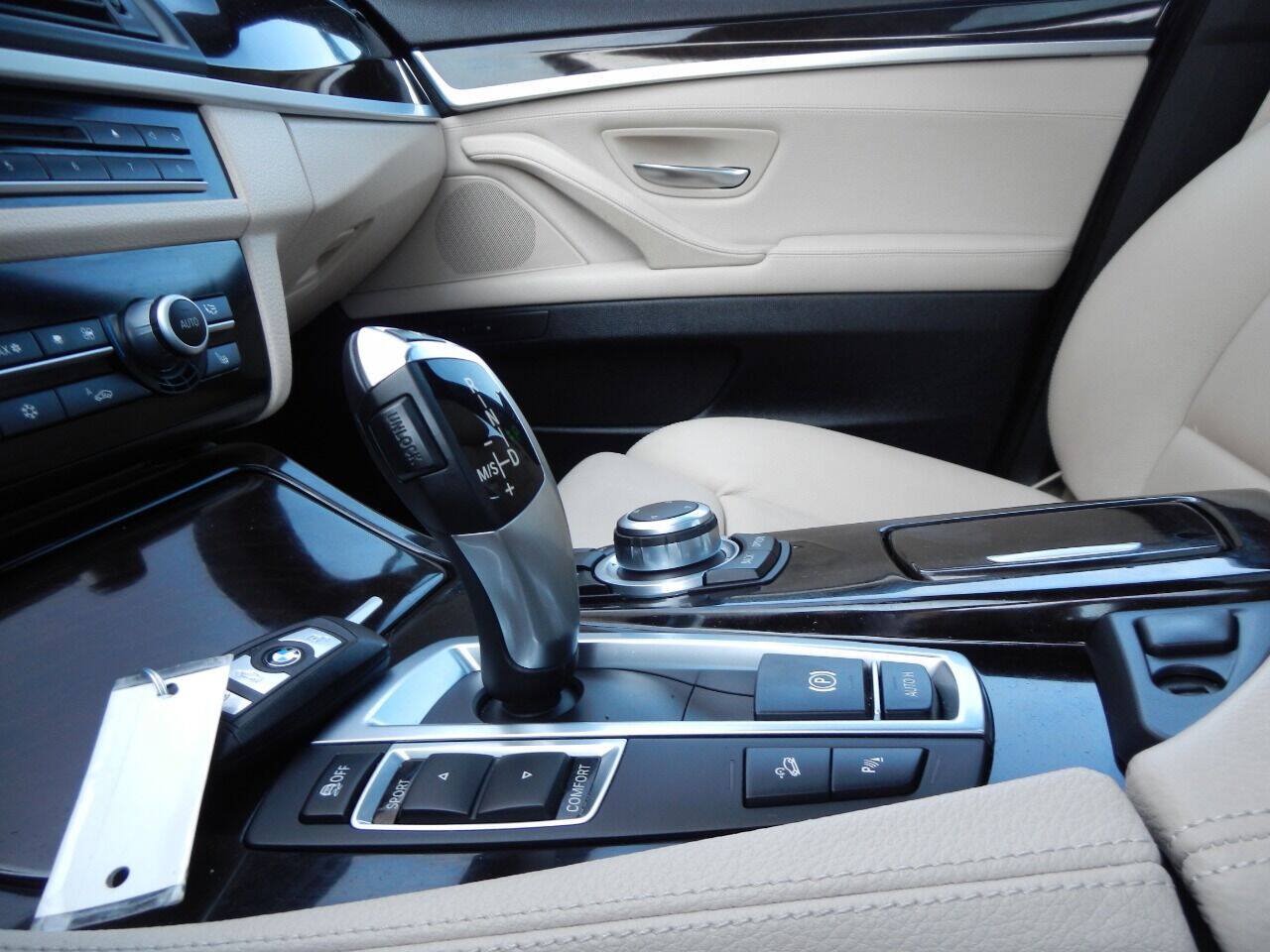 Used 2012 BMW 550i xDrive Sedan AWD/4WD image 41