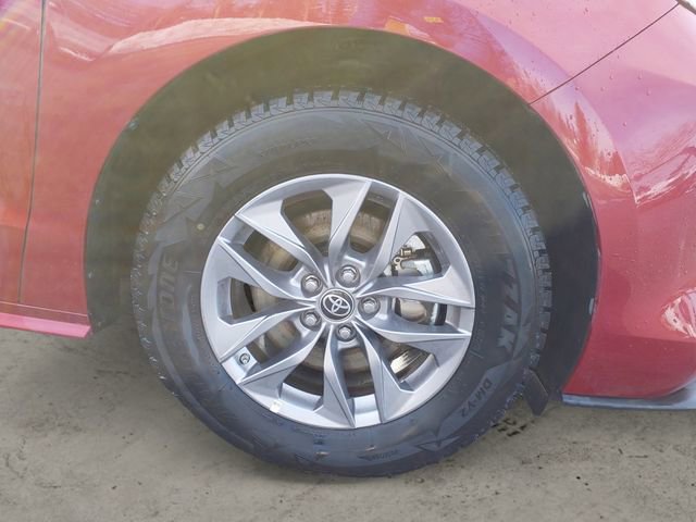 Used 2022 Toyota Sienna LE AWD/4WD image 14