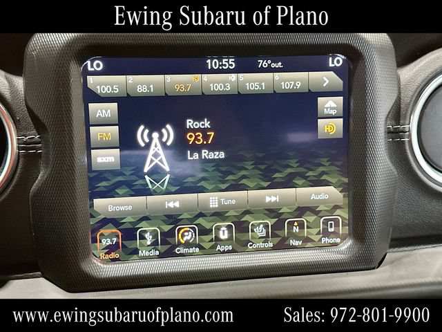 Used 2018 Jeep Wrangler Unlimited Sahara AWD/4WD image 15