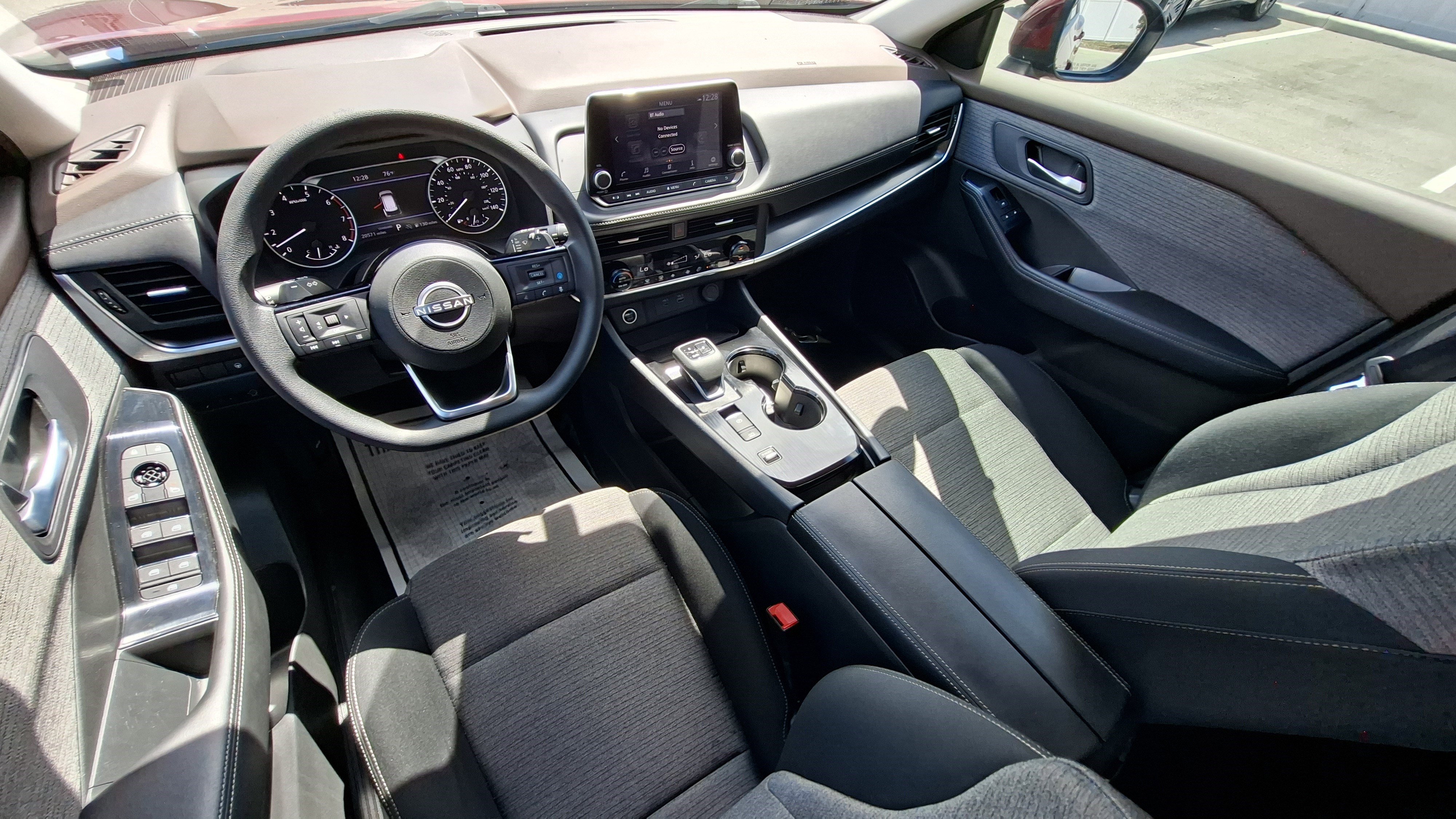 Used 2023 Nissan Rogue SV image 19