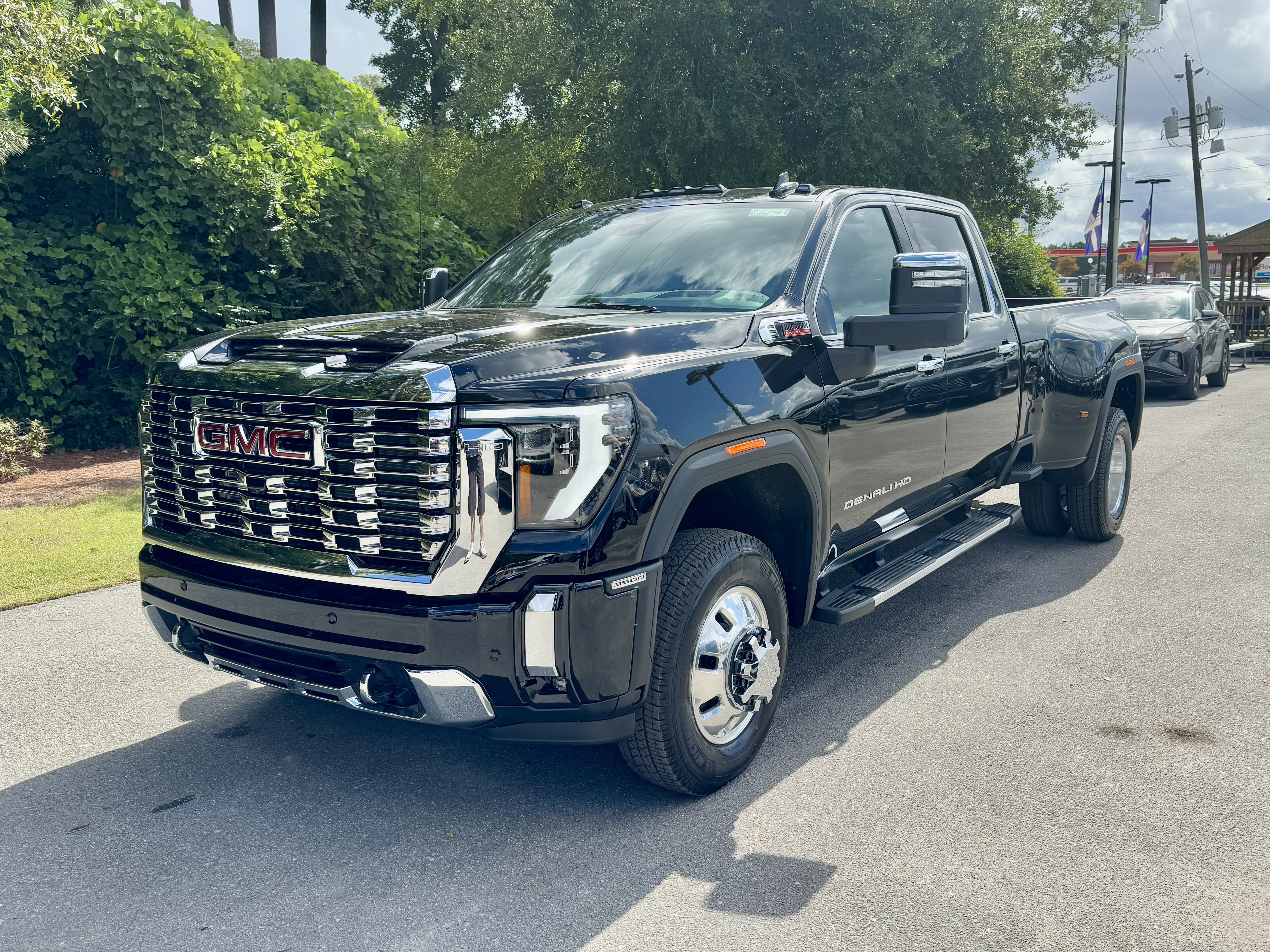 New 2026 GMC Sierra 3500 Denali w/ Denali Reserve Package image 15