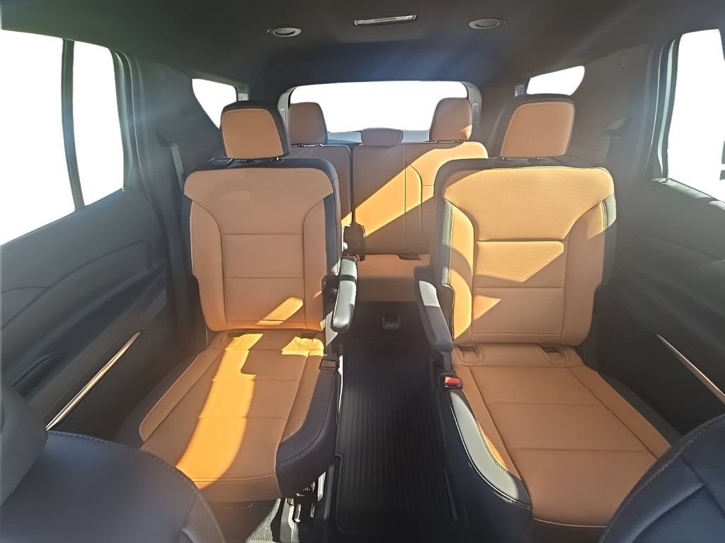 New 2027 Chevrolet Traverse Z71 w/ Enhanced Driving Package AWD/4WD image 34