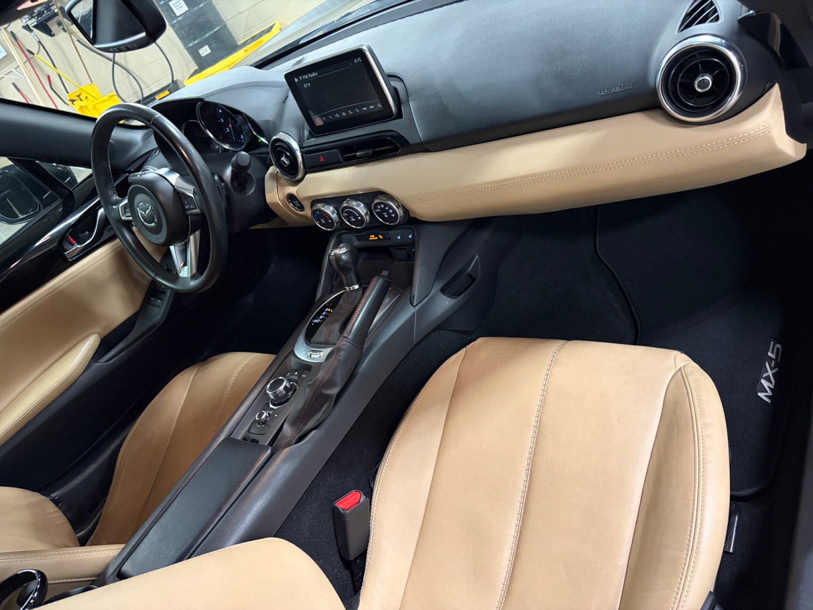 Used 2016 MAZDA MX-5 Miata Grand Touring RWD image 32
