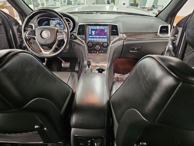Used 2018 Jeep Grand Cherokee Overland AWD/4WD image 15