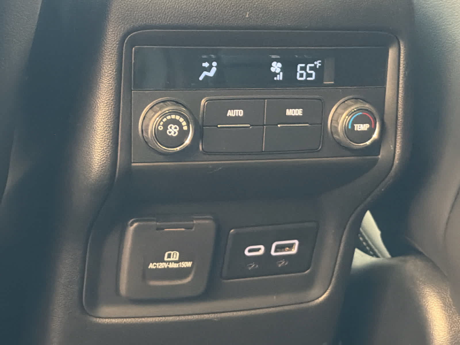 Used 2023 GMC Acadia SLT FWD image 25