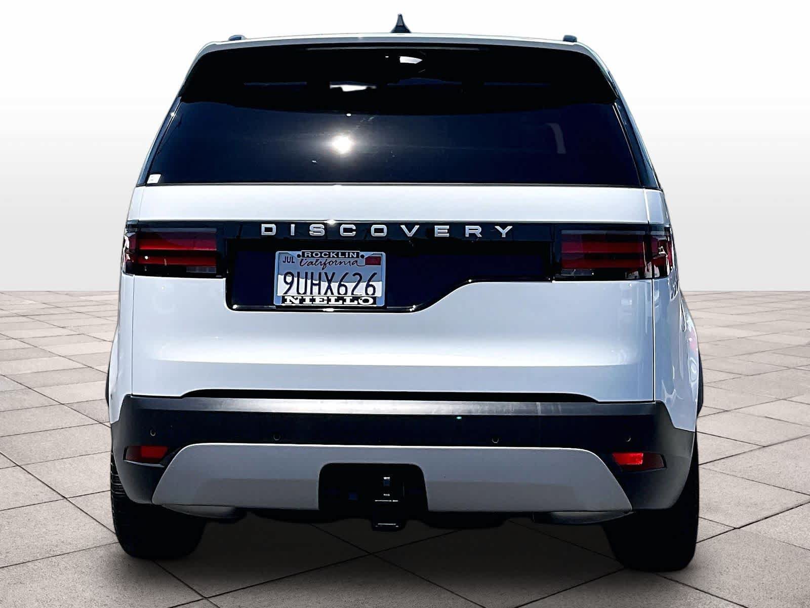 Used 2025 Land Rover Discovery S AWD/4WD image 7