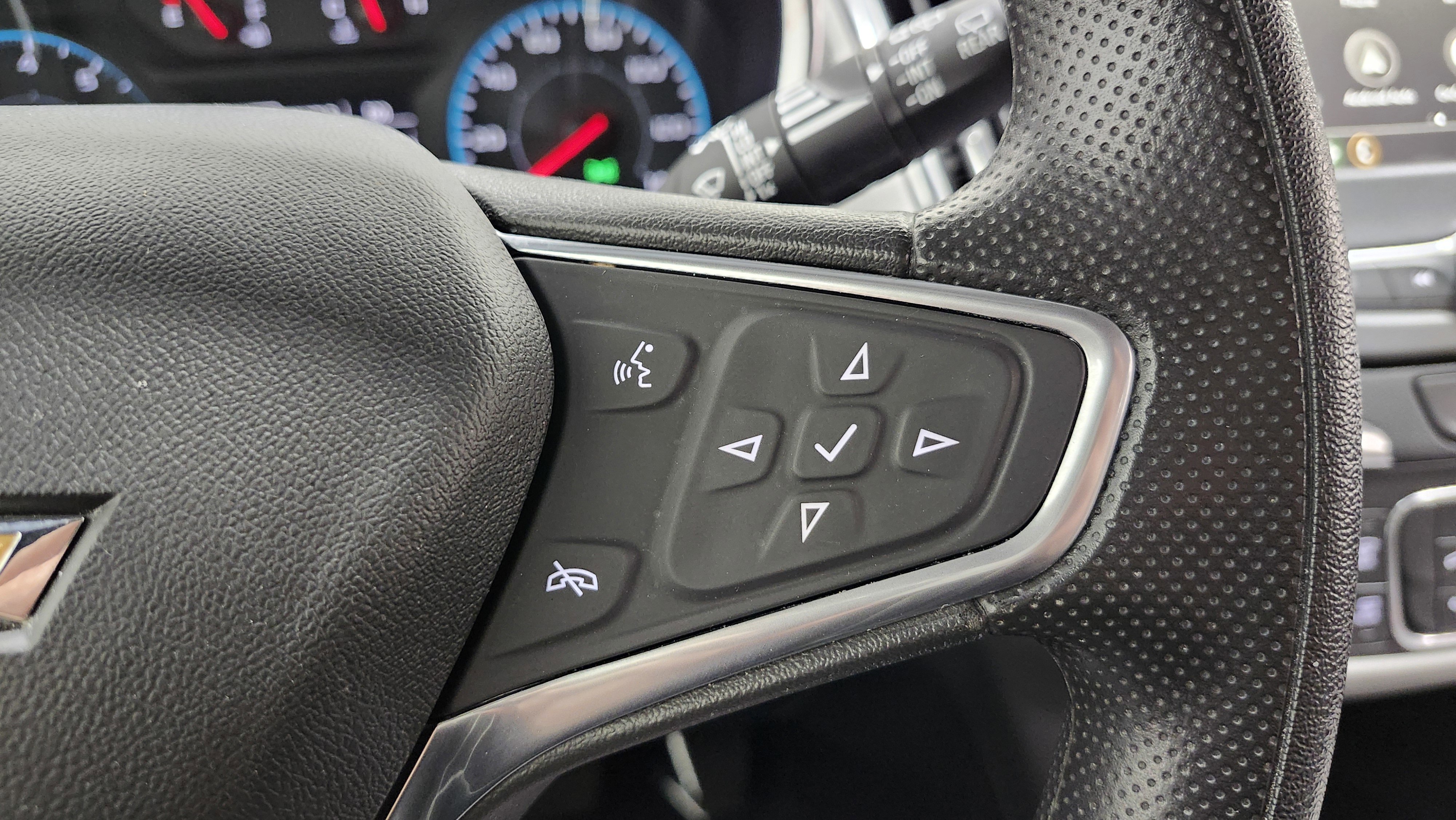 Used 2019 Chevrolet Equinox LS w/ LS Convenience Package image 33