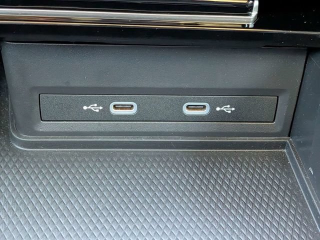 Used 2025 Volkswagen Atlas SEL AWD/4WD image 25