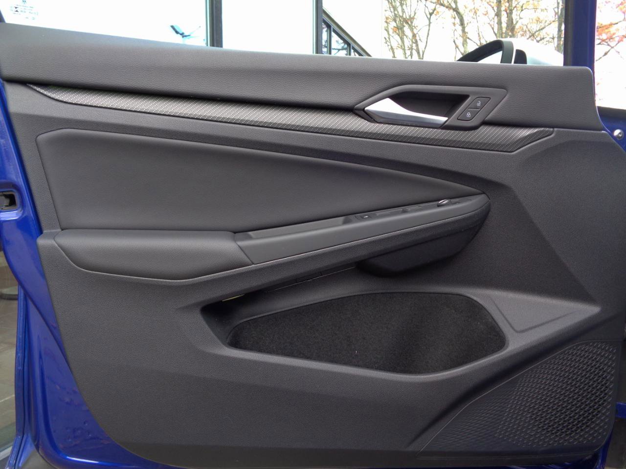 Used 2022 Volkswagen Golf R image 16