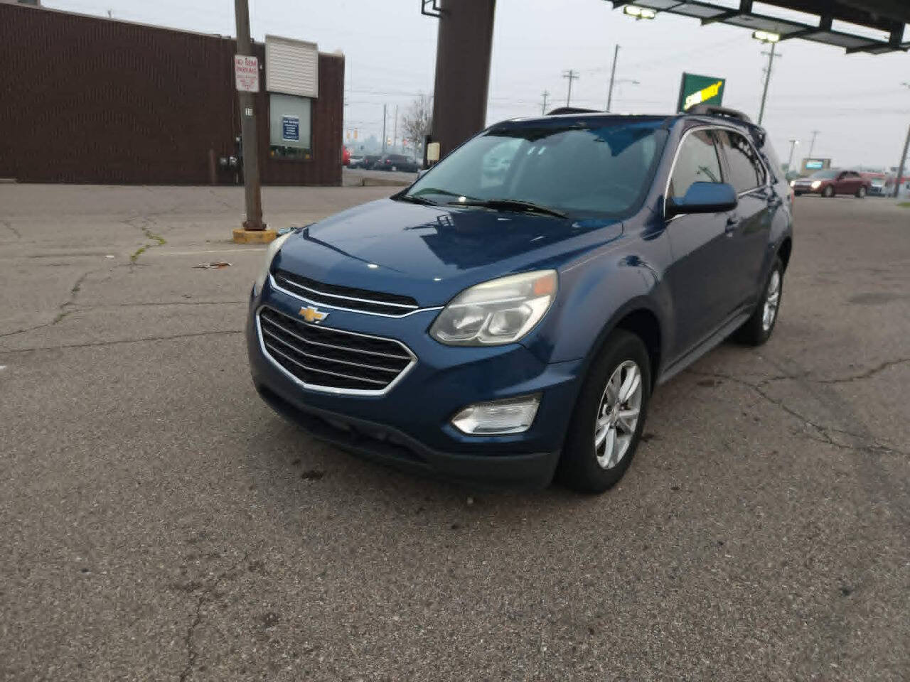 Used 2017 Chevrolet Equinox LT w/ Convenience Package AWD/4WD image 8