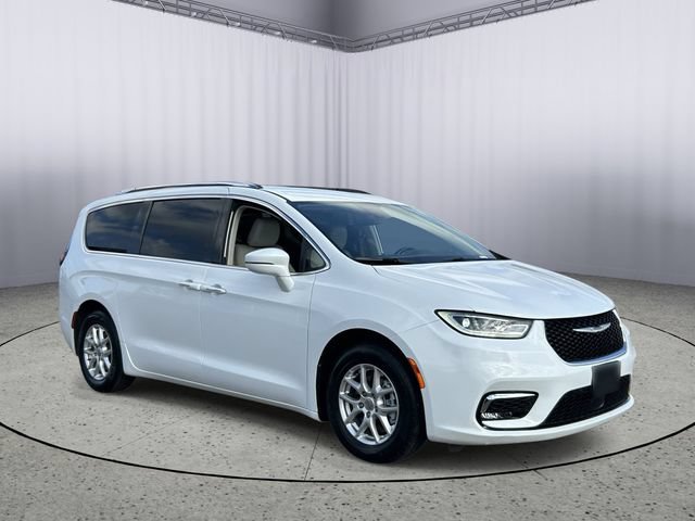 Used 2021 Chrysler Pacifica Touring-L FWD image 5