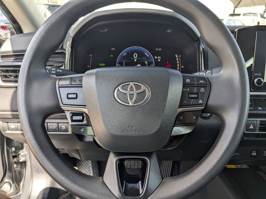 Used 2025 Toyota Camry LE image 17