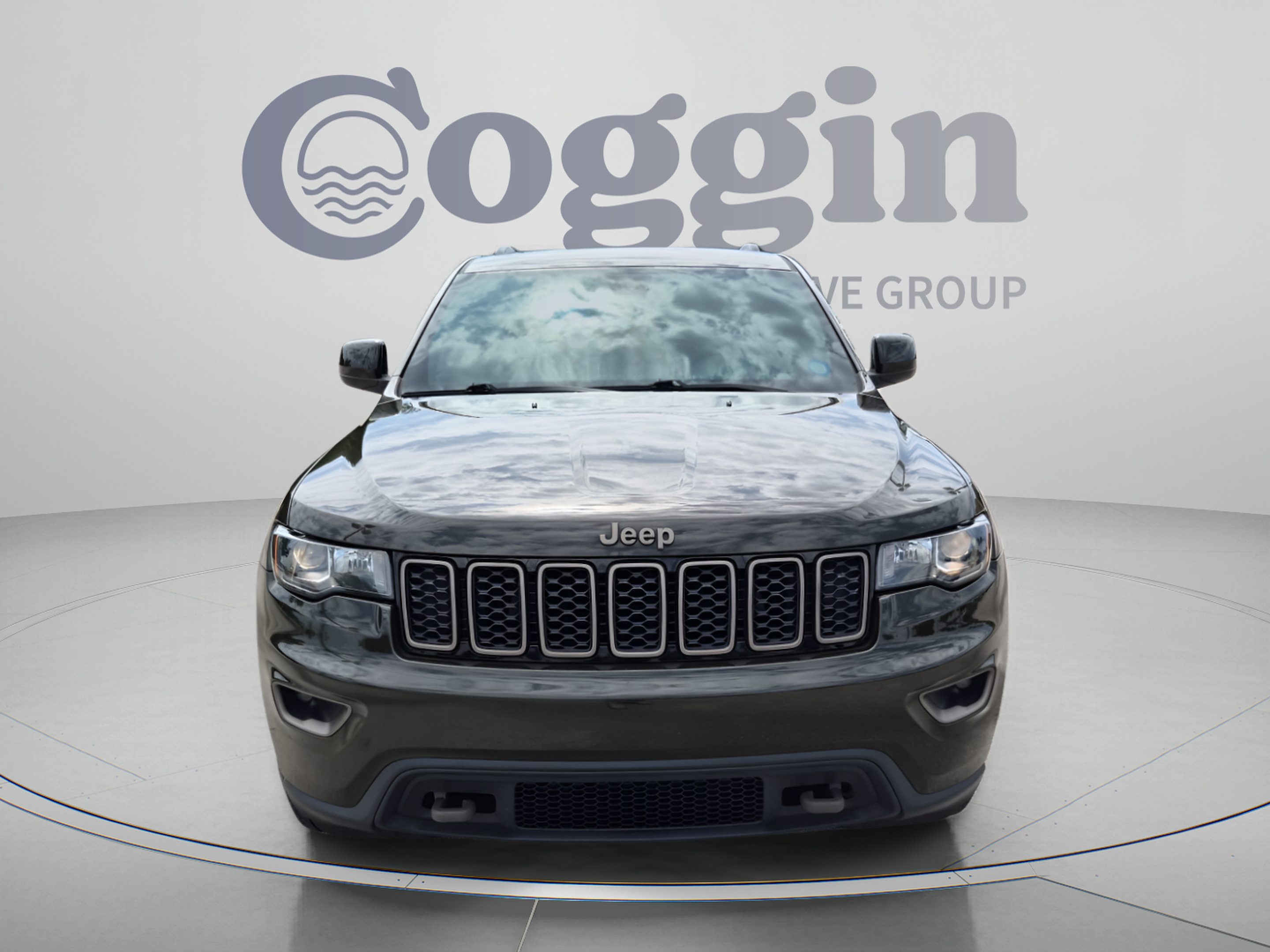 Used 2017 Jeep Grand Cherokee Laredo 75th Anniversary RWD image 9