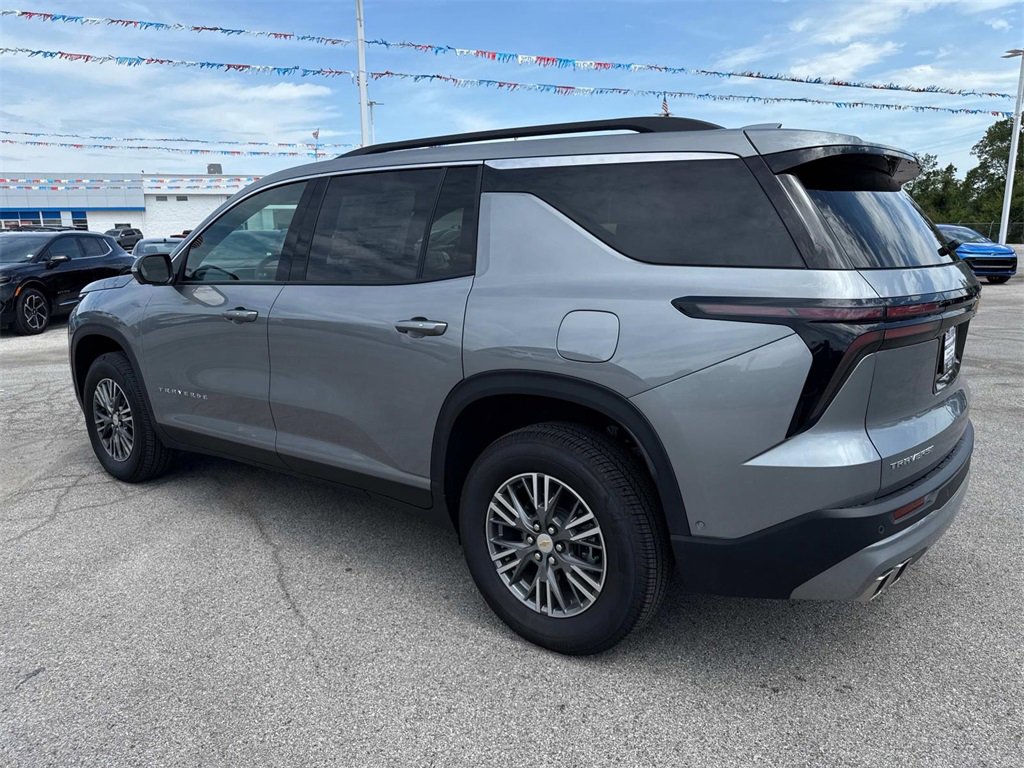 New 2025 Chevrolet Traverse LT w/ Enhanced Driving Package image 3