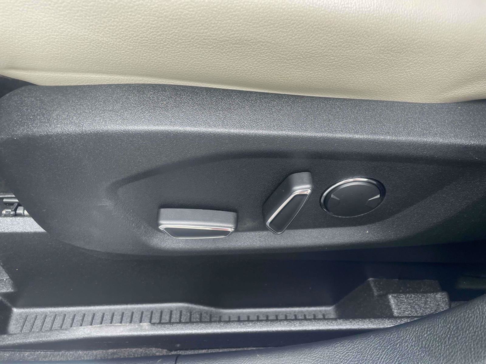 Used 2019 Ford Edge Titanium AWD/4WD image 14