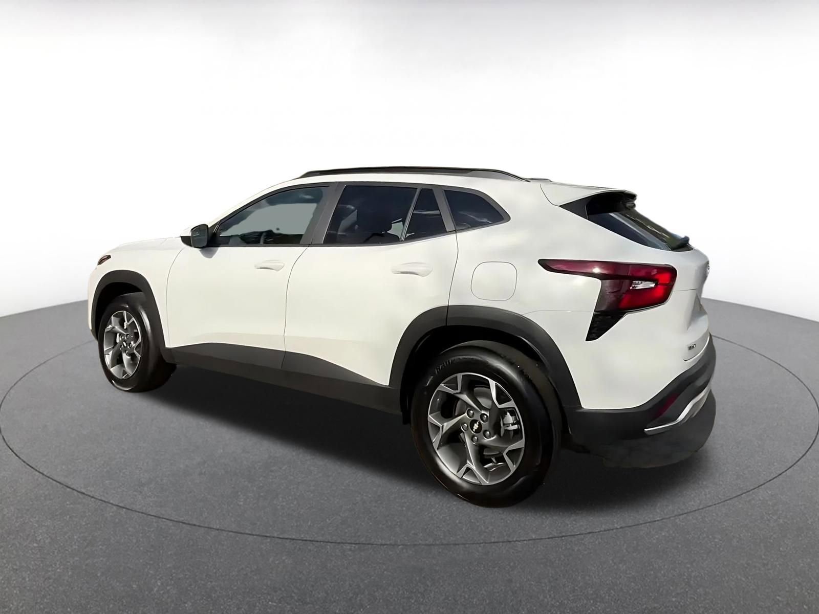Used 2025 Chevrolet Trax LT image 10