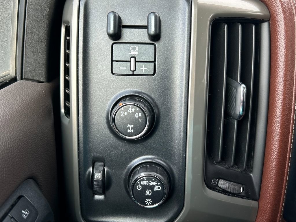 Used 2016 Chevrolet Silverado 2500 High Country w/ Duramax Plus Package image 12