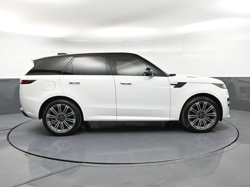 Used 2024 Land Rover Range Rover Sport Dynamic SE AWD/4WD image 9