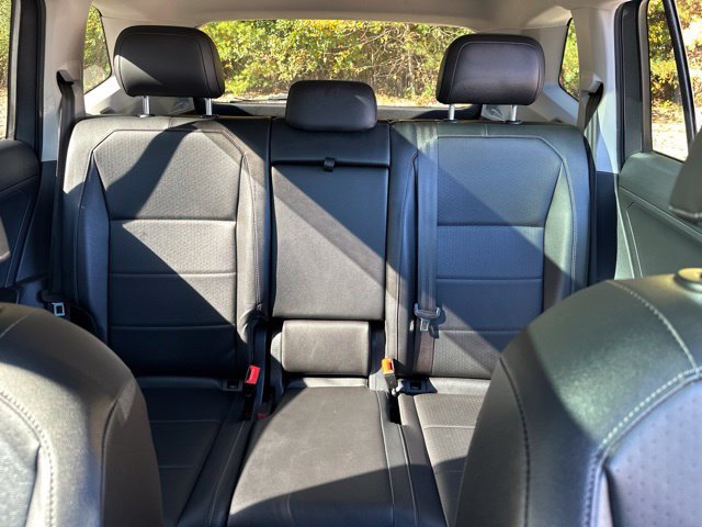 Used 2018 Volkswagen Tiguan SEL AWD/4WD image 39