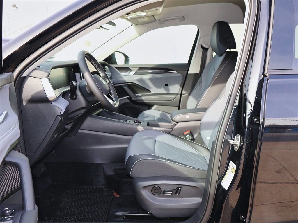 New 2026 Volkswagen Tiguan SE AWD/4WD image 12