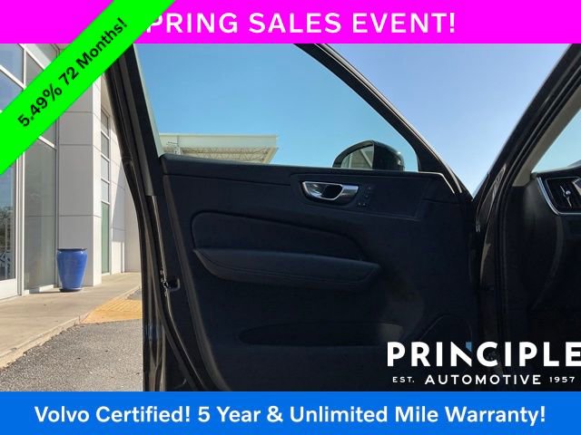 Certified 2025 Volvo XC60 B5 Core image 13