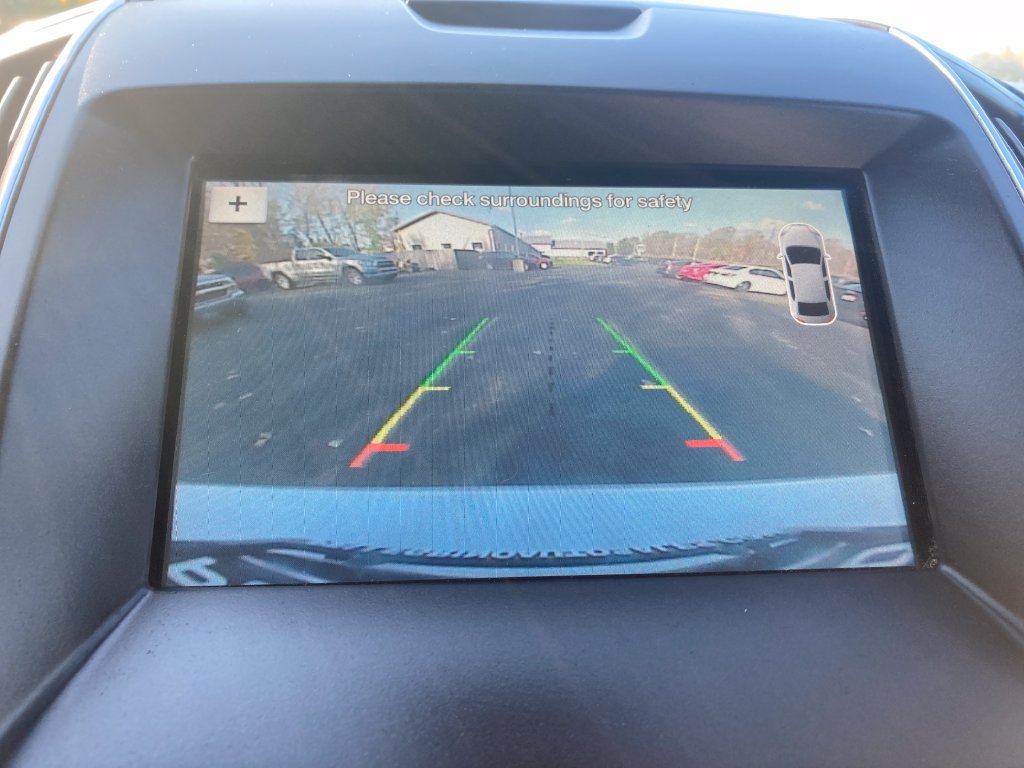 Used 2018 Ford Edge Titanium w/ Equipment Group 301A AWD/4WD image 25