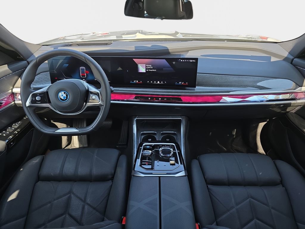 Used 2025 BMW i7 eDrive50 w/ Premium Package image 9