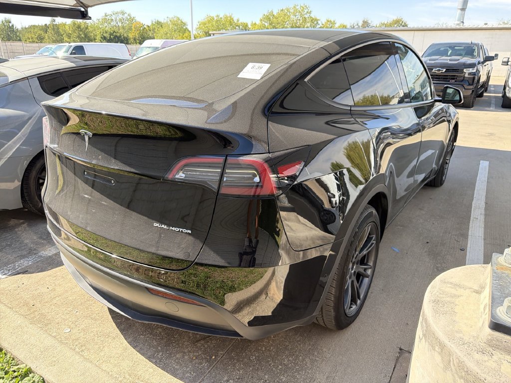 Used 2021 Tesla Model Y Long Range AWD/4WD image 2