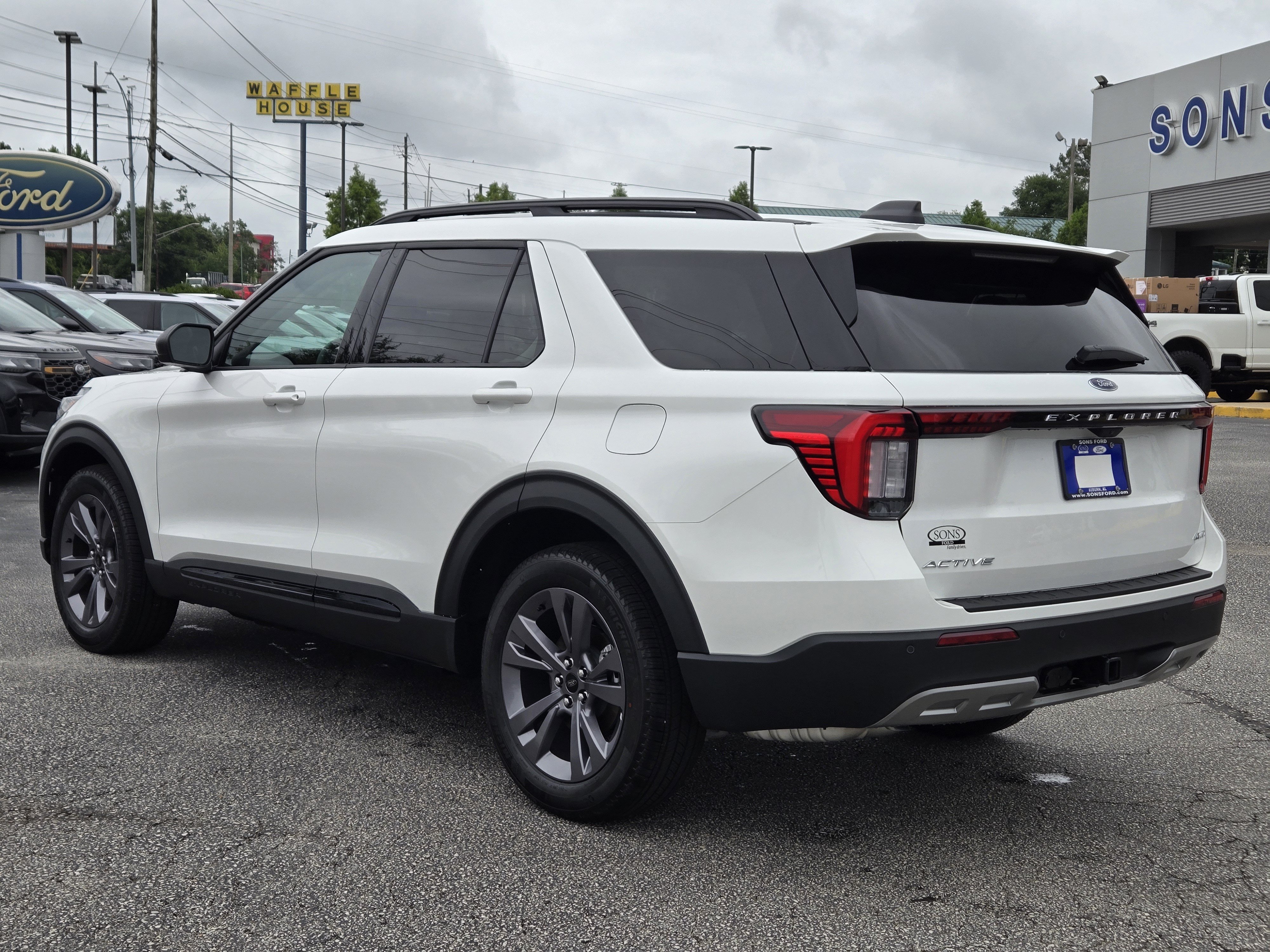 New 2026 Ford Explorer Active w/ Active Comfort Package AWD/4WD image 12