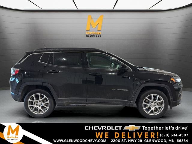 Used 2024 Jeep Compass Latitude image 1