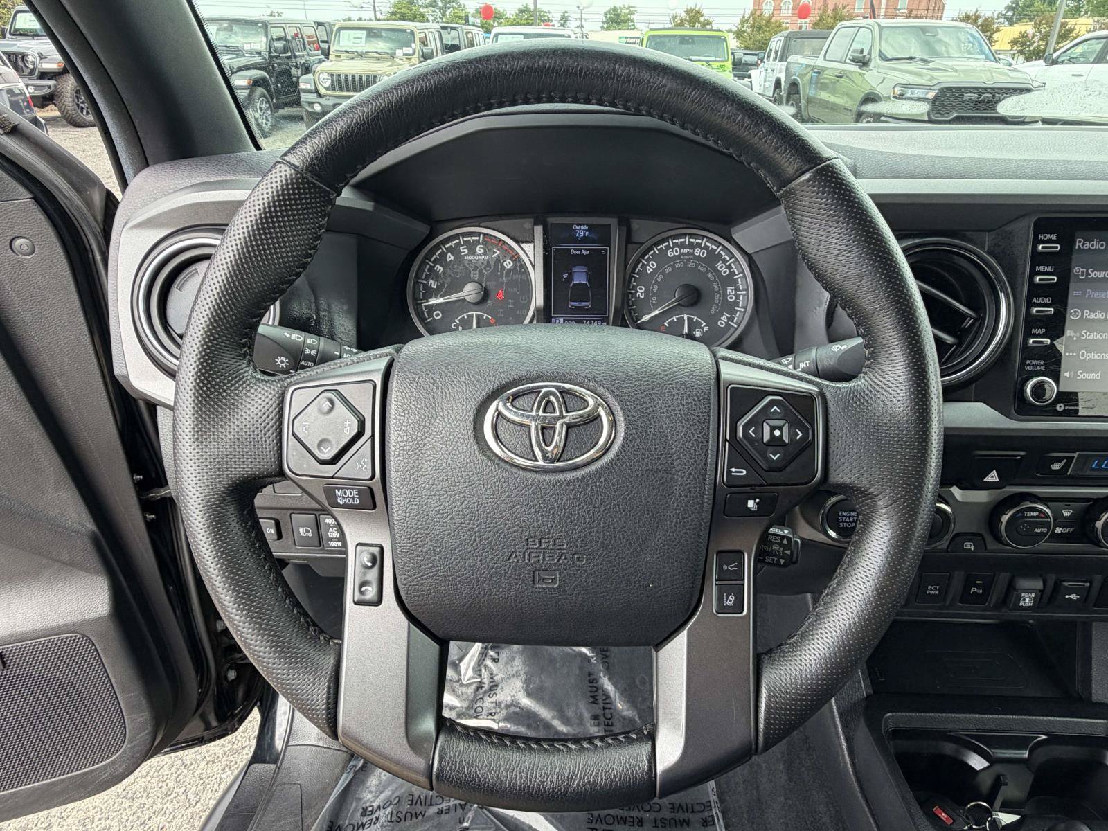 Used 2022 Toyota Tacoma TRD Off-Road w/ TRD Premium Off Road Package AWD/4WD image 15