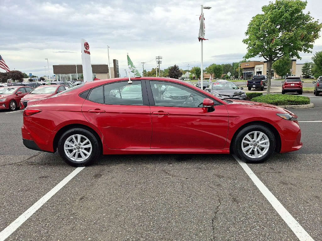 Used 2026 Toyota Camry LE FWD image 7