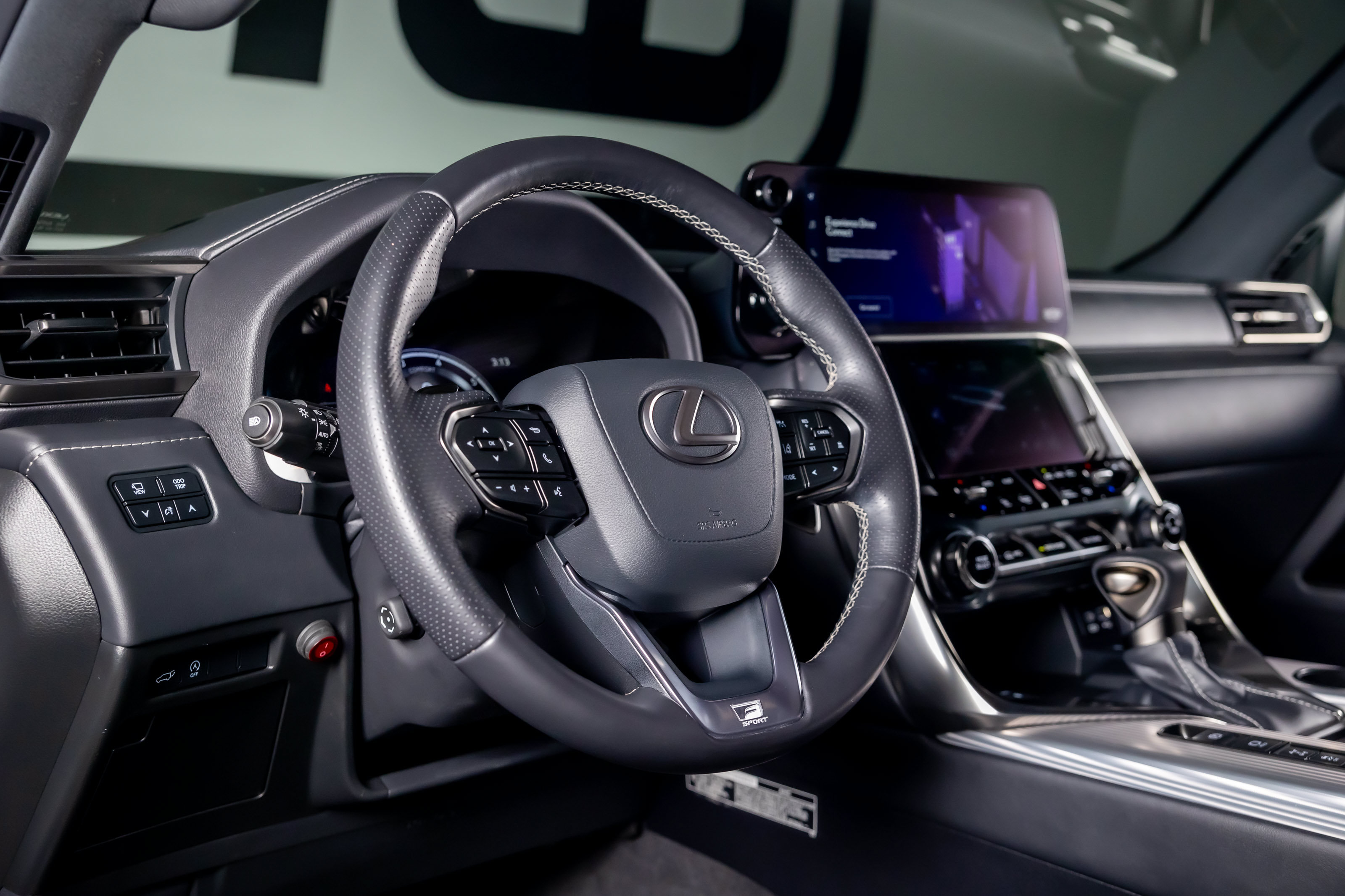 Used 2024 Lexus LX 600 F Sport AWD/4WD image 35