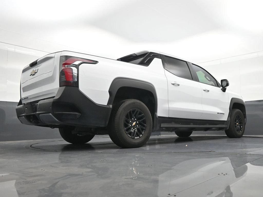 Used 2025 Chevrolet Silverado EV LT AWD/4WD image 28