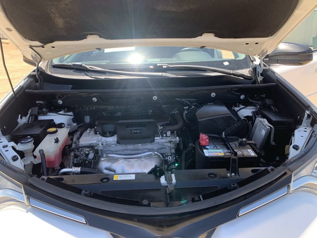 Used 2018 Toyota RAV4 LE w/ All Weather Liner Package AWD/4WD image 29
