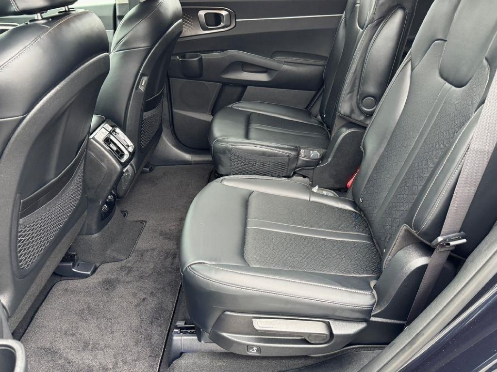 Used 2023 Kia Sorento EX AWD/4WD image 36