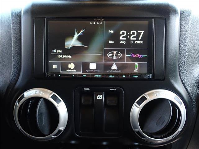 Used 2015 Jeep Wrangler Rubicon AWD/4WD image 15