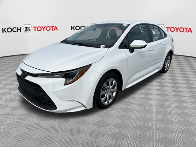 Used 2024 Toyota Corolla LE image 3