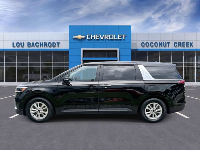 Used 2024 Kia Carnival LX FWD image 5