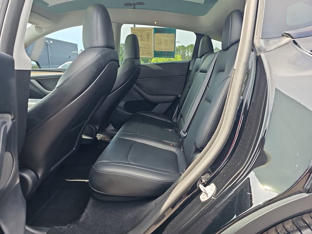 Used 2023 Tesla Model Y Long Range AWD/4WD image 19