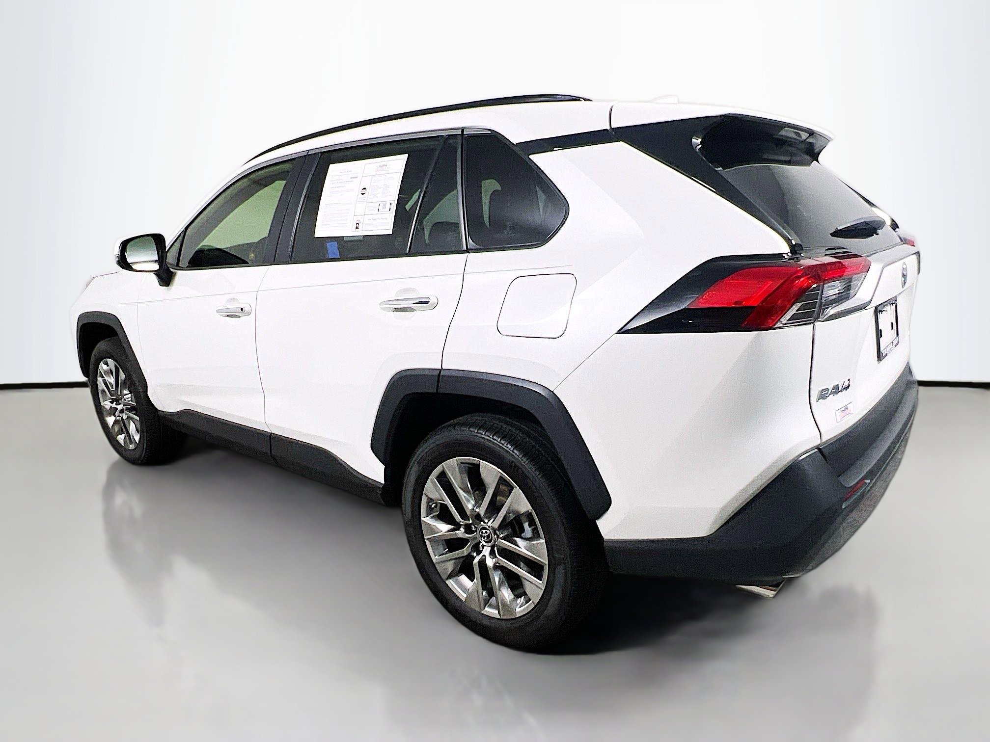 Used 2019 Toyota RAV4 Limited w/ Cold Weather Package image 8