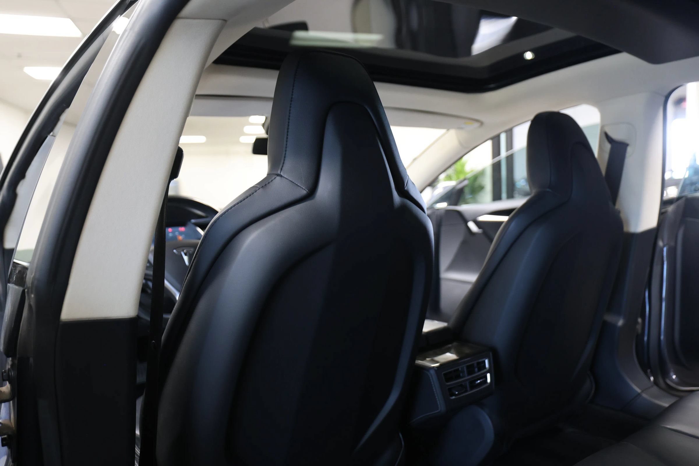 Used 2015 Tesla Model S 85D AWD/4WD image 47